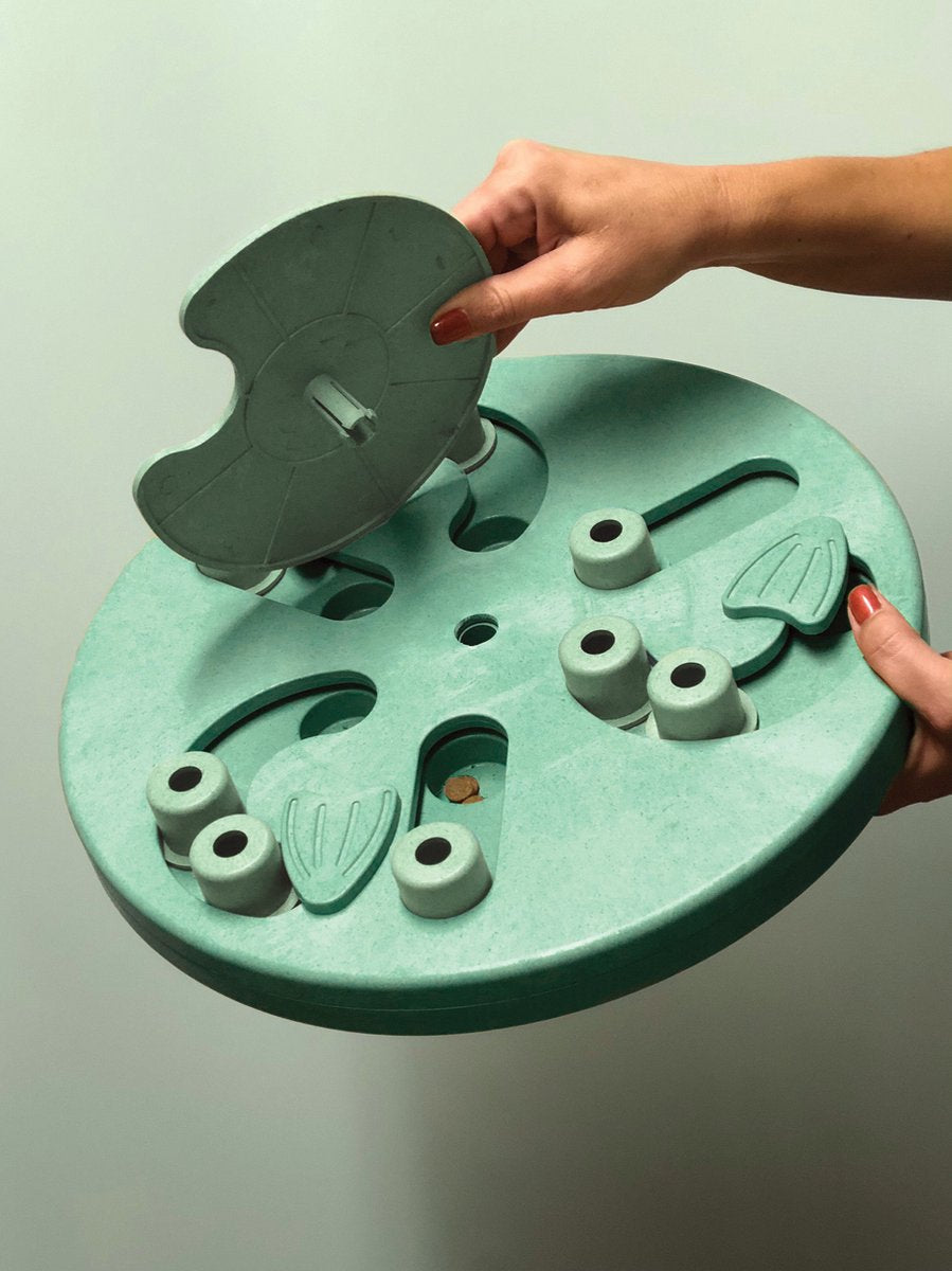 Nina ottosson dog worker composiet 34,5x34,5x5 cm