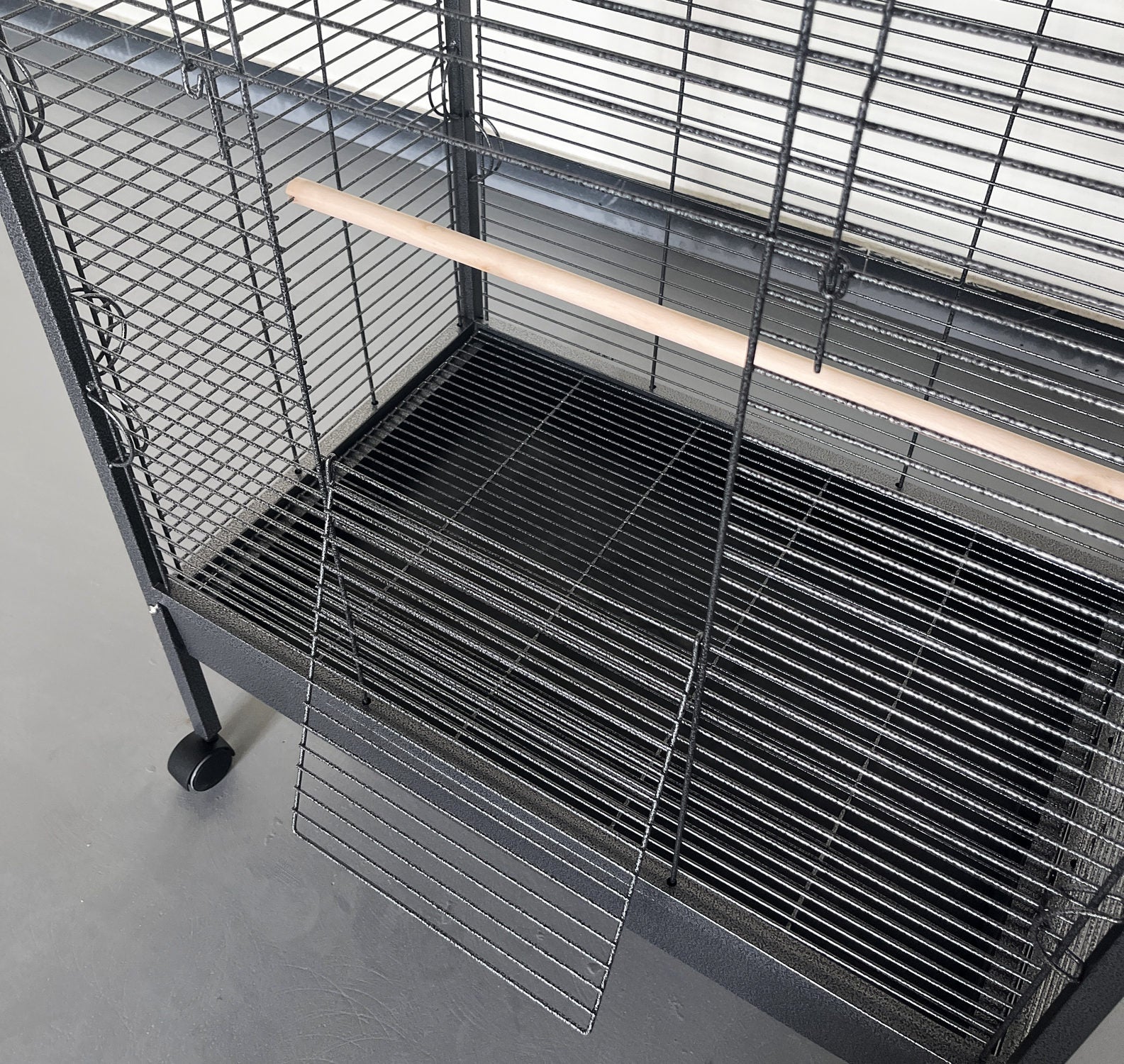 Kiki vogelkooi 80 x 52 x 154 cm