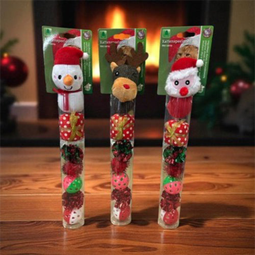 Kerstspeeltjes Voor Katten – Kerstkoker met Pluche & Balletjes - per 1 stuk